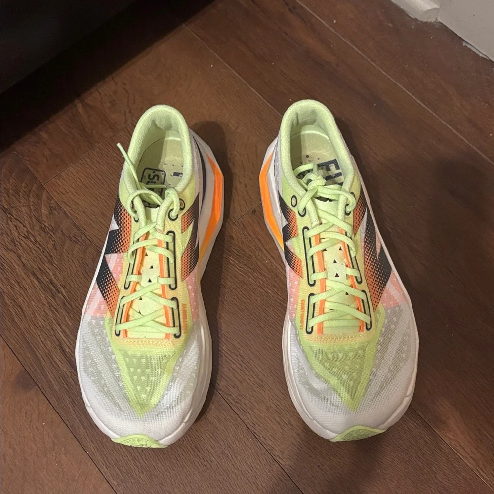 New Balance FuelCell Rebel v4 - Picture 3 of 9